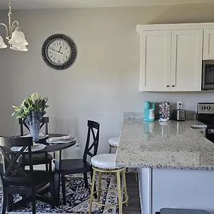 Apartment Spacious 3-bedroom Modern Near Clt Motor Speedway
