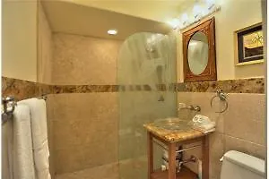  Hotel Beautiful Ground Floor! Corner! Just Steps To Ocean And Pool!120 United States