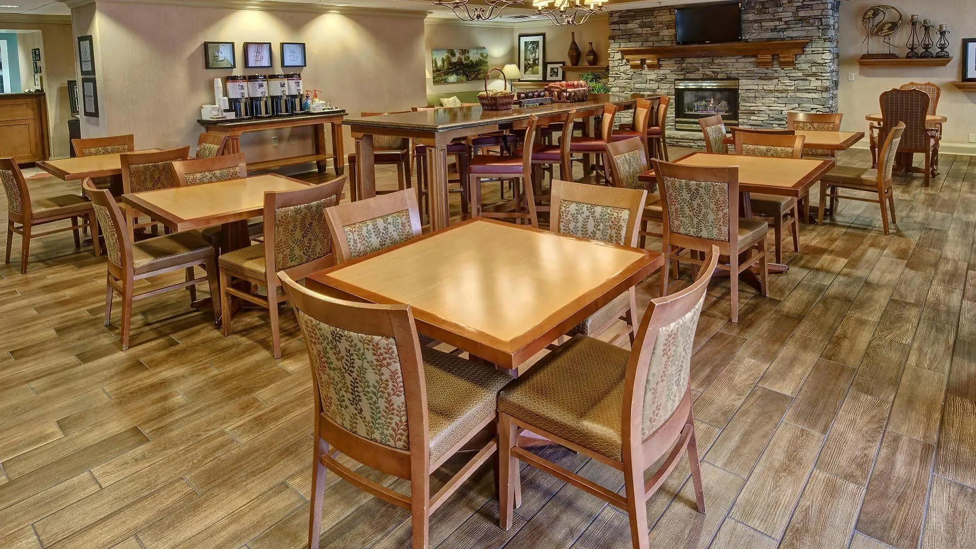 Hampton Inn & Suites Concord-Charlotte Hotel