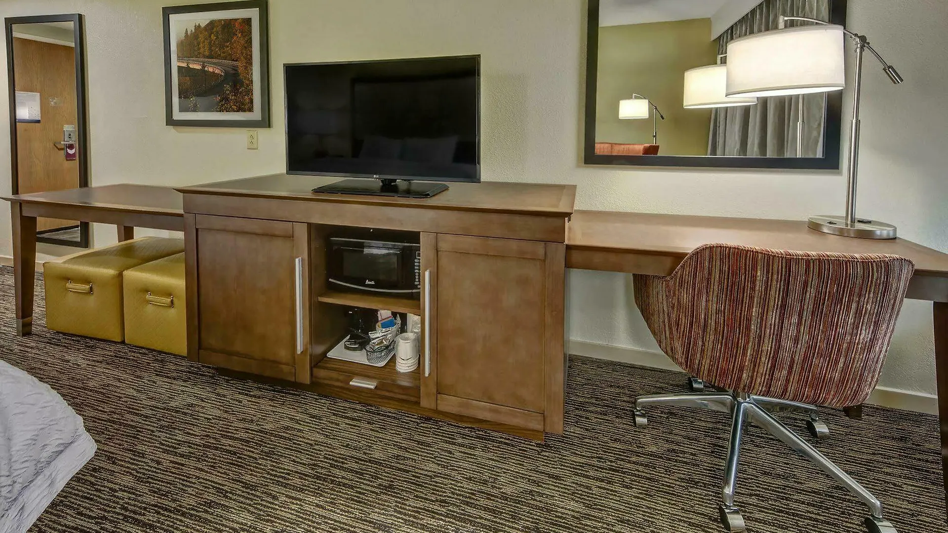 Hampton Inn & Suites Concord-Charlotte Hotel